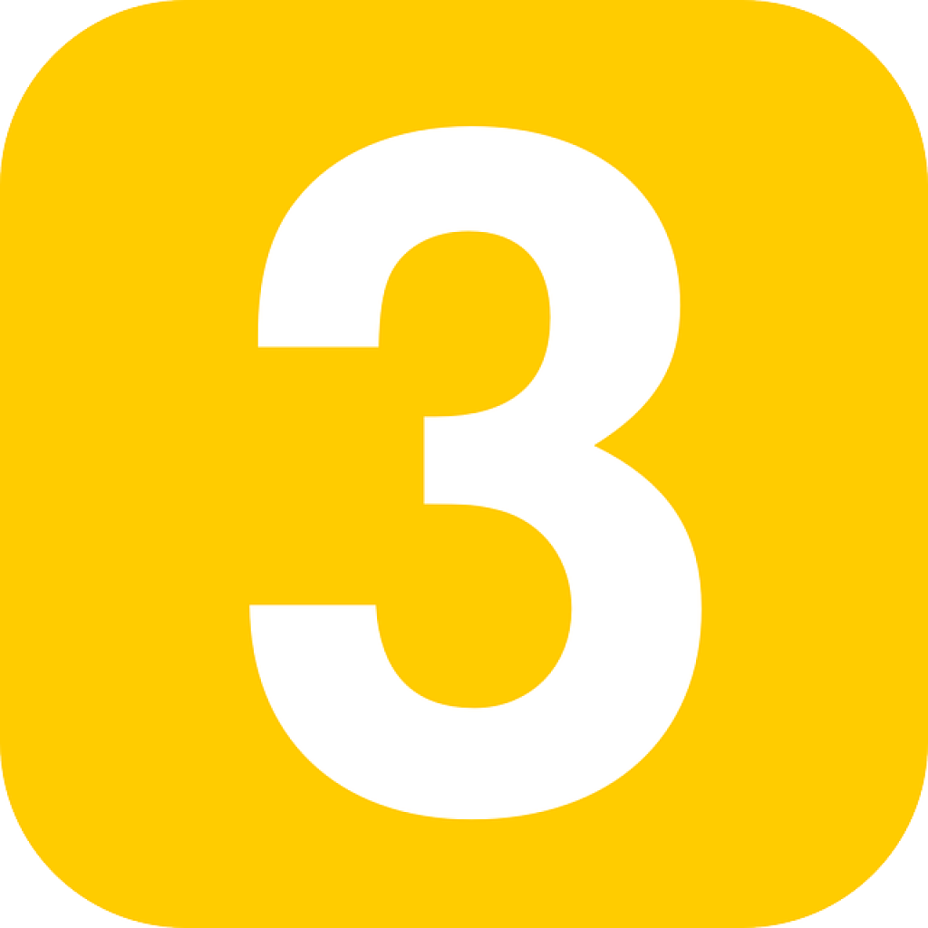 Три. Цифра 3. Цифра 3 на фоне. Цифра 3 на желтом фоне. Значок с цифрой 3.