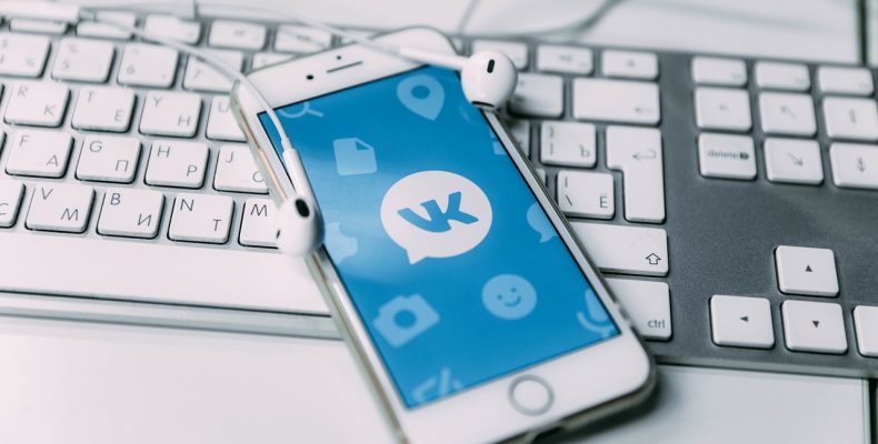 Как заработать в Вконтакте — 12 легальных схем заработка